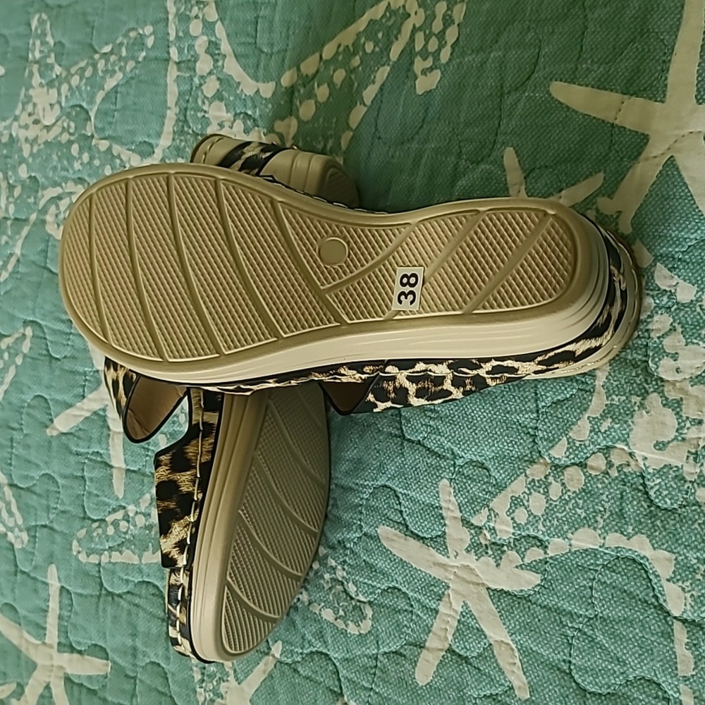 Sandals - Picture 4 of 4